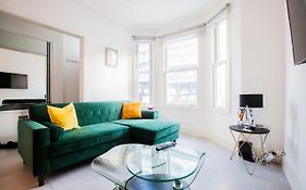 Surbiton Luxury Garden House 19A